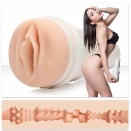 Masturbator Abella Danger pe xBazar